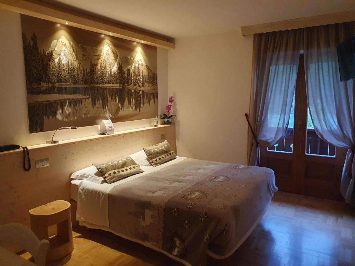 Albergo Meuble Victoria Auronzo di Cadore Bagian luar foto