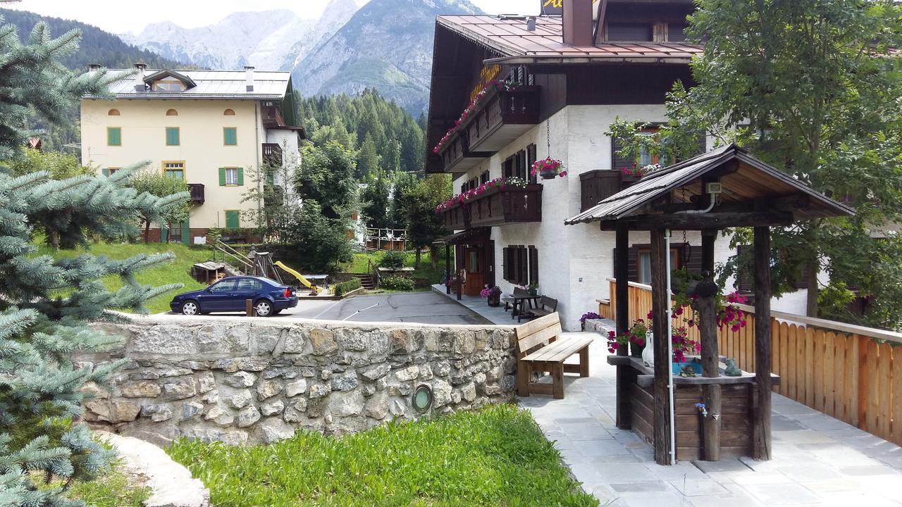 Albergo Meuble Victoria Auronzo di Cadore Bagian luar foto