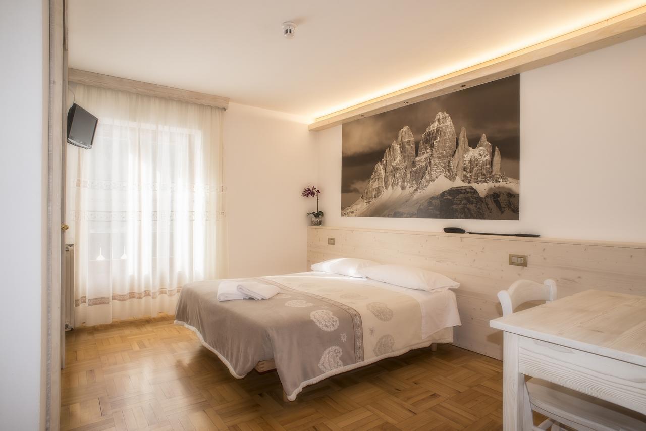 Albergo Meuble Victoria Auronzo di Cadore Bagian luar foto